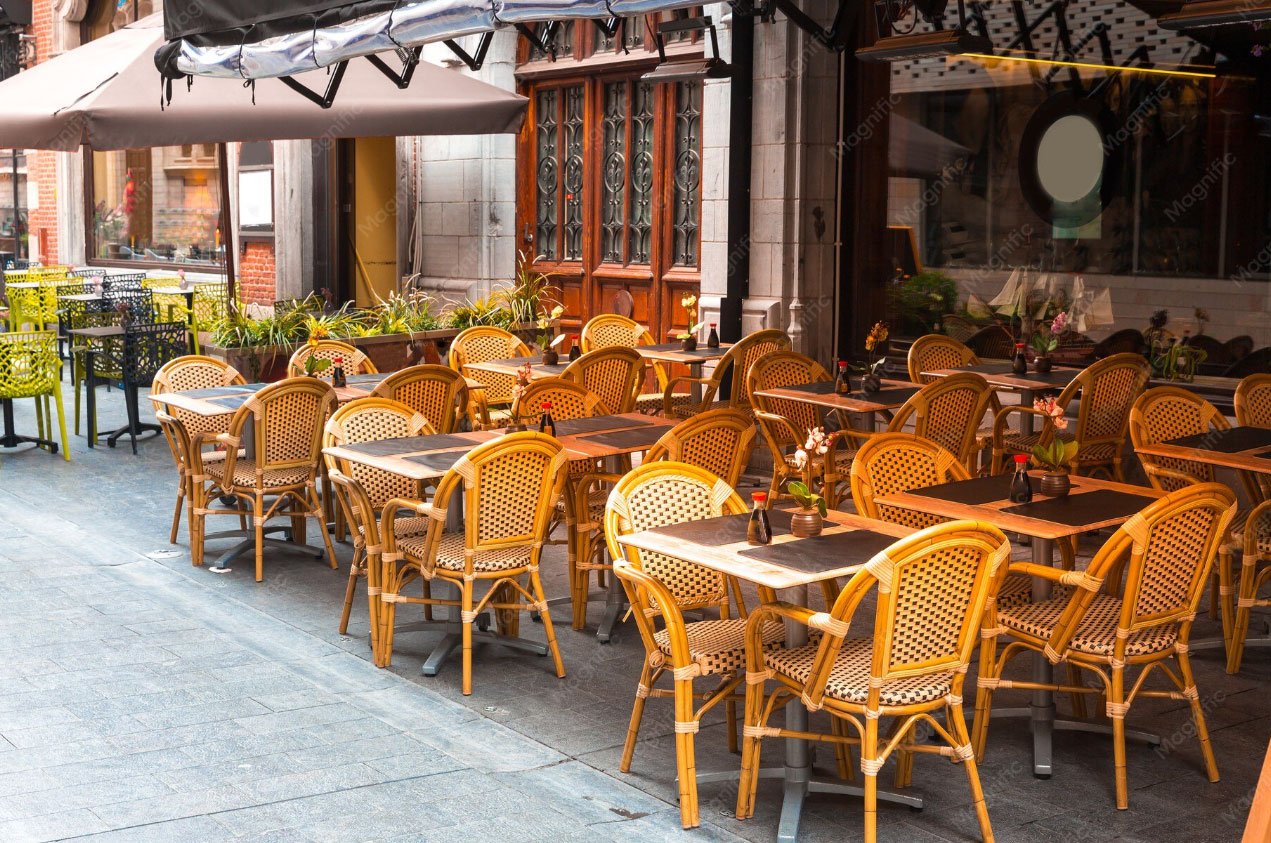 Restaurant Ambiance & Architecture